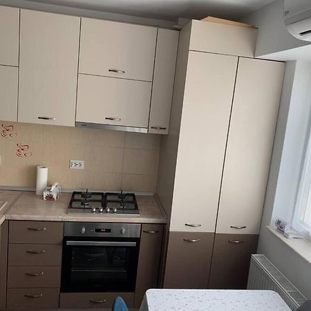 Lovely Bacau 1 Bedroom Apartment Екстер'єр фото