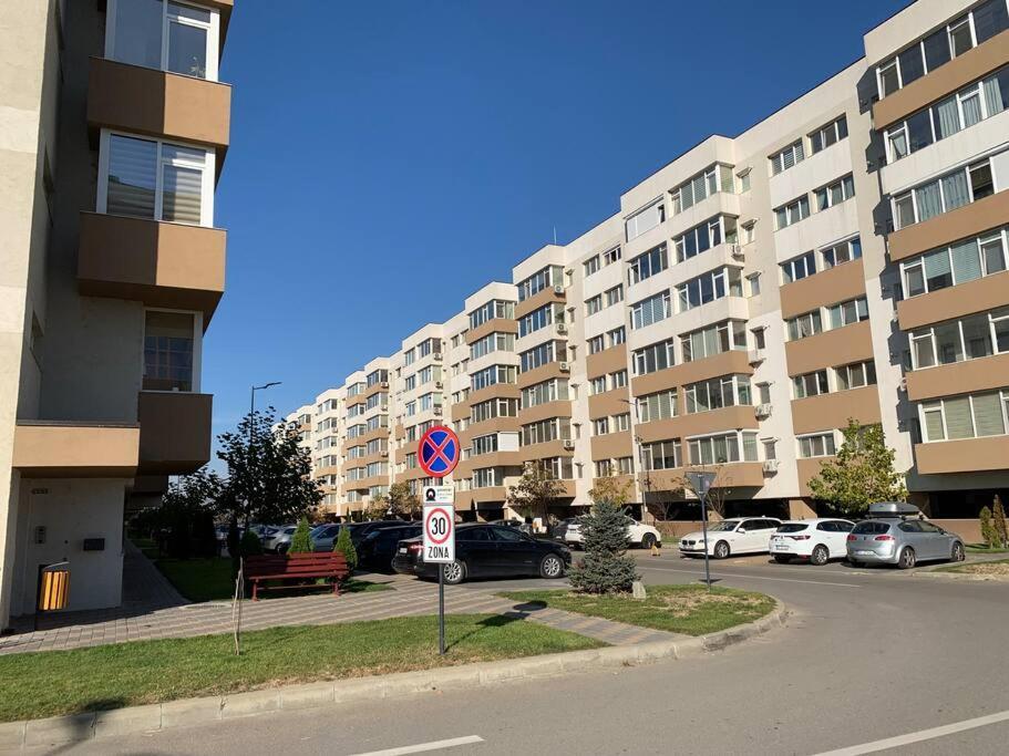 Lovely Bacau 1 Bedroom Apartment Екстер'єр фото