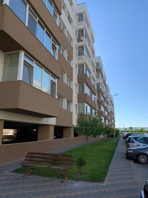 Lovely Bacau 1 Bedroom Apartment Екстер'єр фото