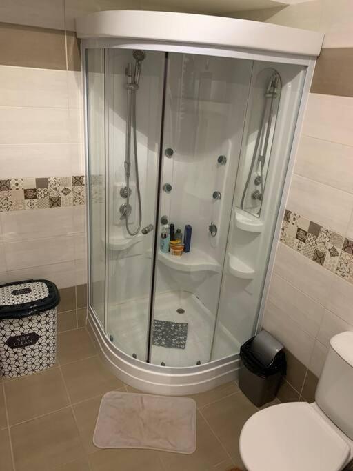 Lovely Bacau 1 Bedroom Apartment Екстер'єр фото